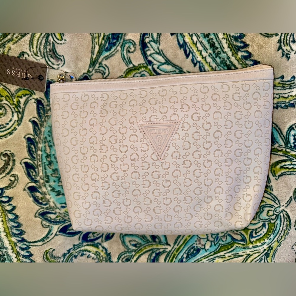 Guess Basira **New** with tag, Travel Bag